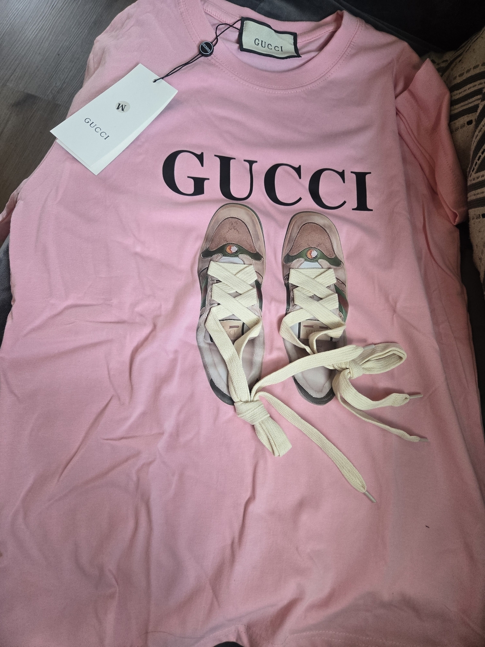 GUCCI Pink Graphic Sneaker Print Tee - Picture 2 of 16
